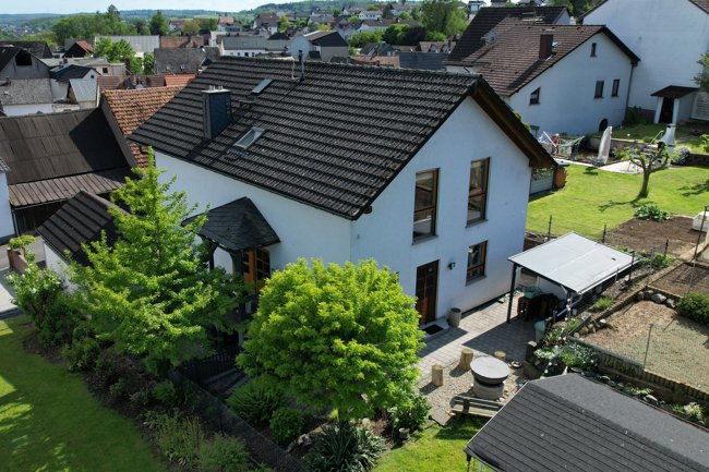 Foto Modernes und stilvolles Einfamilienhaus in l�ndlicher Umgebung