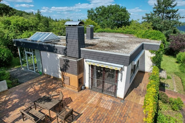 Foto Dornr�schenschloss wartet auf Erweckung