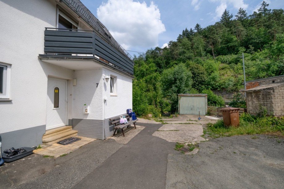 Hof Zweifamilienhaus Wetzlar / Nauborn