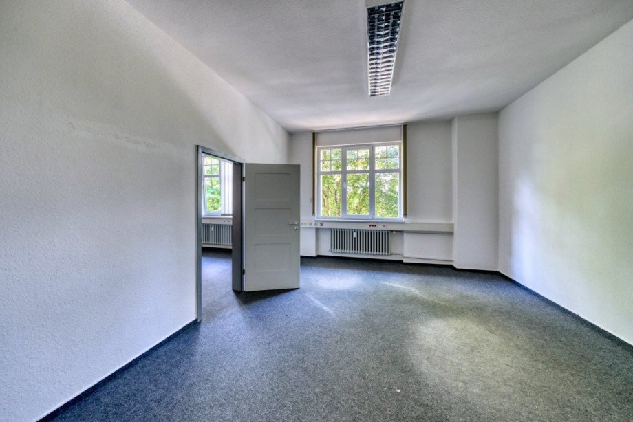 B�roraum links B�rohaus Wetzlar