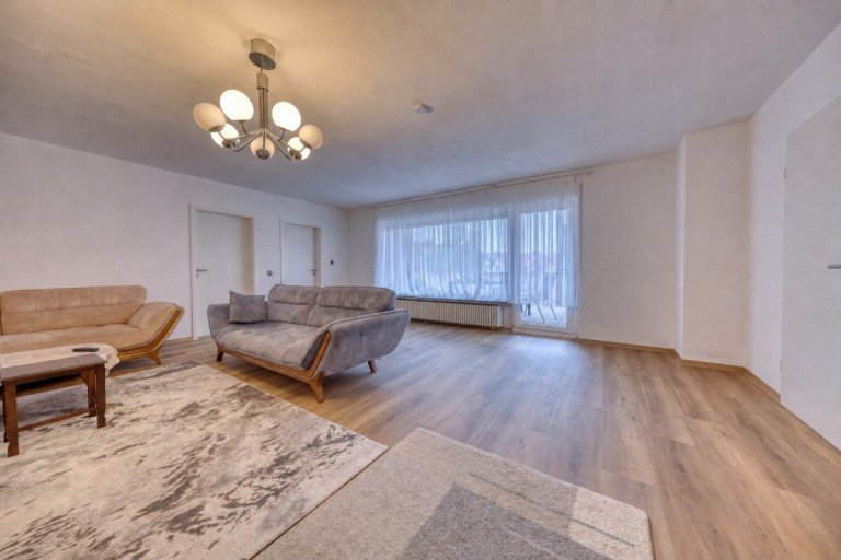 Wohnzimmer Wetzlar / M�nchholzhausen Etagenwohnung Gepflegtes Wohnen mit eigenem Garten und Garage - provisionsfrei
