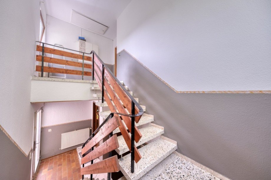 Treppe Zweifamilienhaus Bischoffen