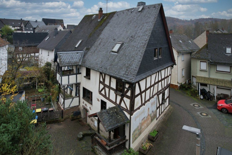 Seitenansicht Einfamilienhaus Leun / Biskirchen