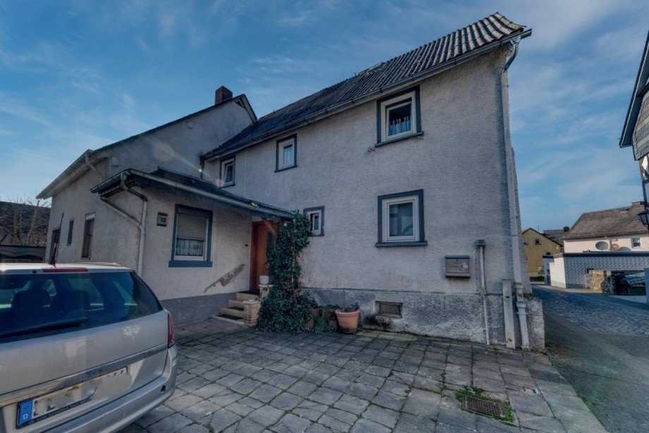 Seitenansicht Zweifamilienhaus A�lar