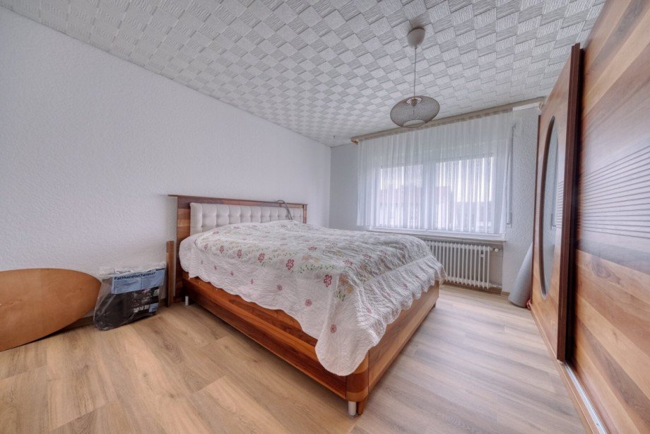 Schlafzimmer OG Zweifamilienhaus Wetzlar / M�nchholzhausen