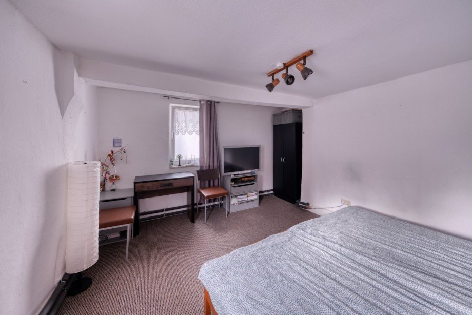 Schlafzimmer links Zweifamilienhaus Wetzlar / Nauborn