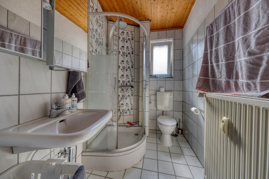 Bad ELW Zweifamilienhaus Sch�ffengrund / Schwalbach