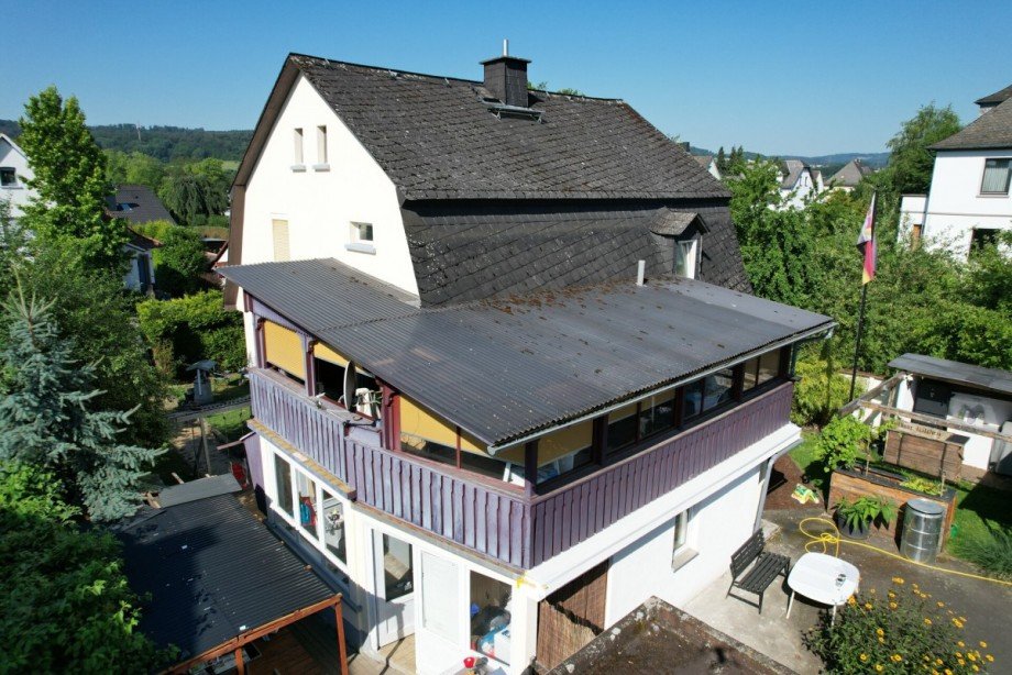 Seitenansicht_Haupthaus Einfamilienhaus Ehringshausen