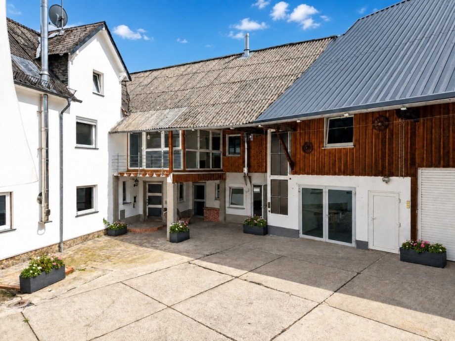 Eingangsbereich Zweifamilienhaus Sch�ffengrund / Schwalbach