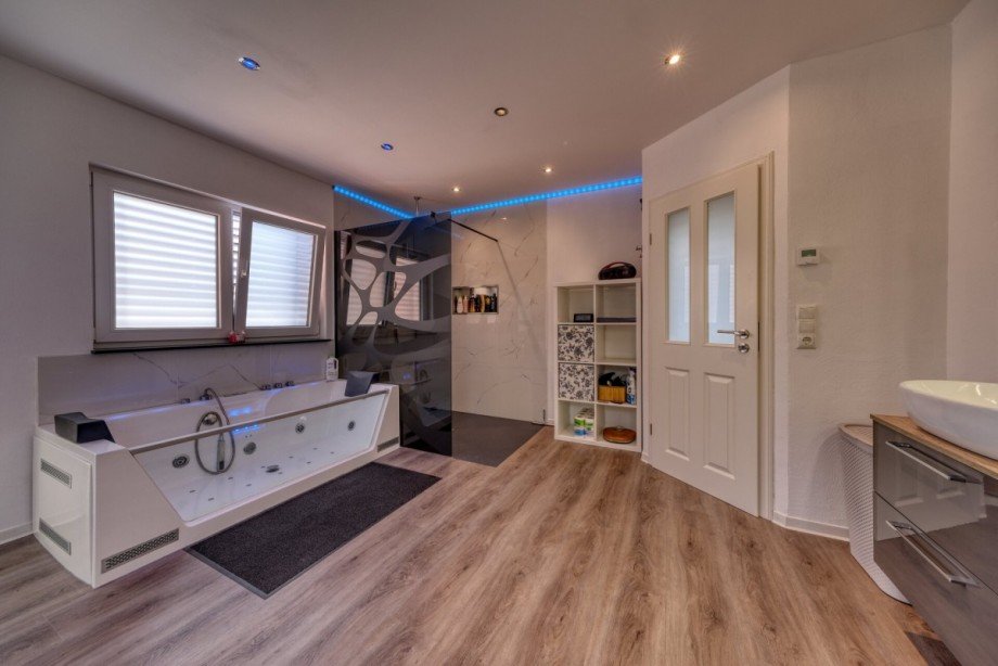 Bad 2 Einfamilienhaus Lahnau / Waldgirmes