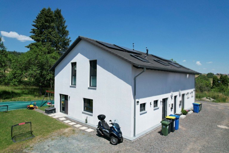 Au�enansicht_DHH Wettenberg / Launsbach Doppelhaush�lfte Licht, Raum, Energieeffizienz - Ankommen und Wohlf�hlen - provisionsfrei