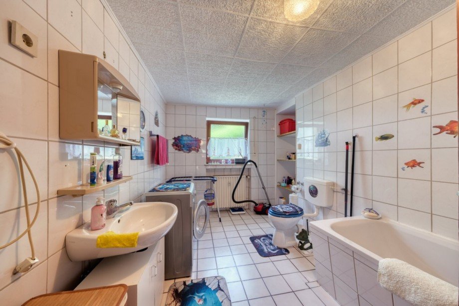 Badezimmer Zweifamilienhaus Bischoffen