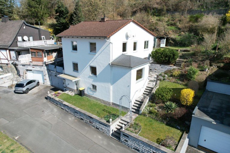 Titelbild Herborn / Seelbach Einfamilienhaus Wohnen mit Weitblick - provisionsfrei
