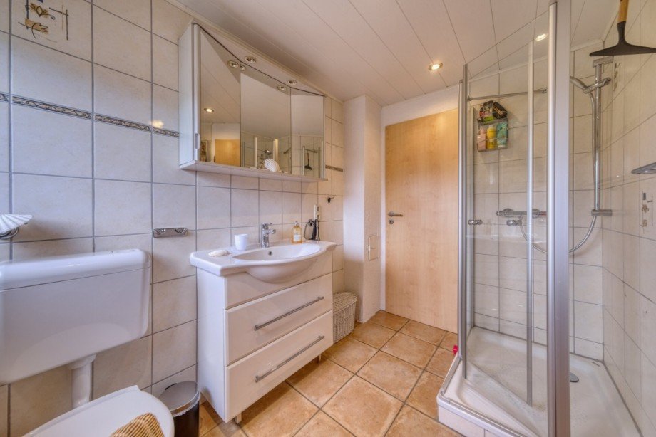 Badezimmer Souterrainwohnung Solms / Niederbiel