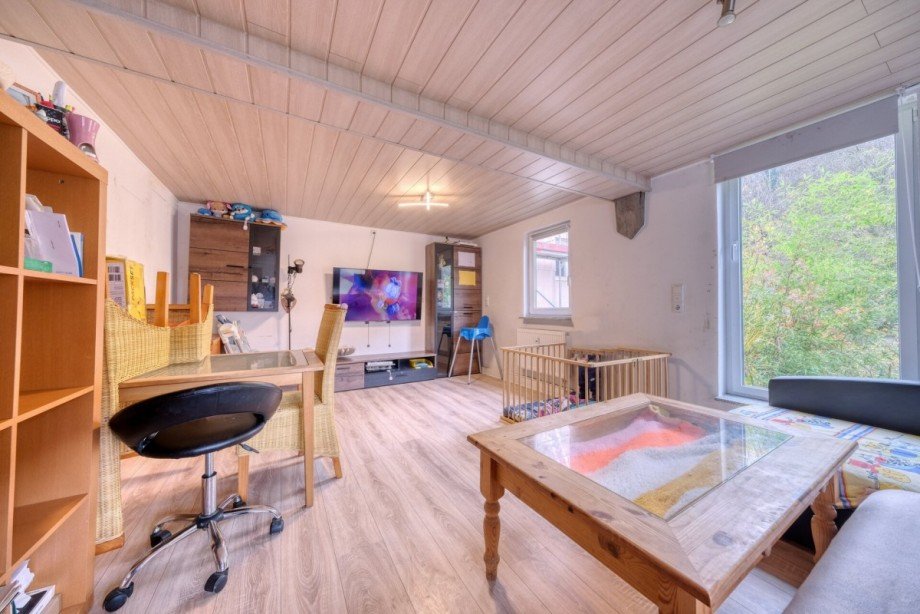 Wohnzimmer rechts Zweifamilienhaus Wetzlar / Nauborn