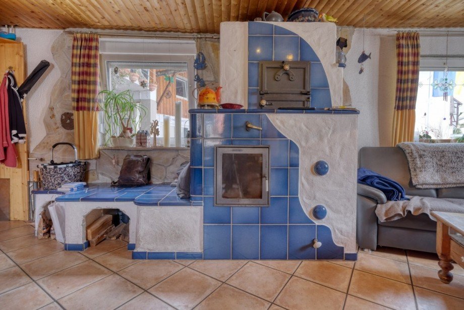 Ofen mit Backfach Zweifamilienhaus Sch�ffengrund / Schwalbach