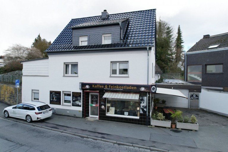 Titelbild Hohenahr / Erda Haus Modernisiertes Wohn- und Gesch�ftshaus mit etabliertem Bistro - provisionsfrei